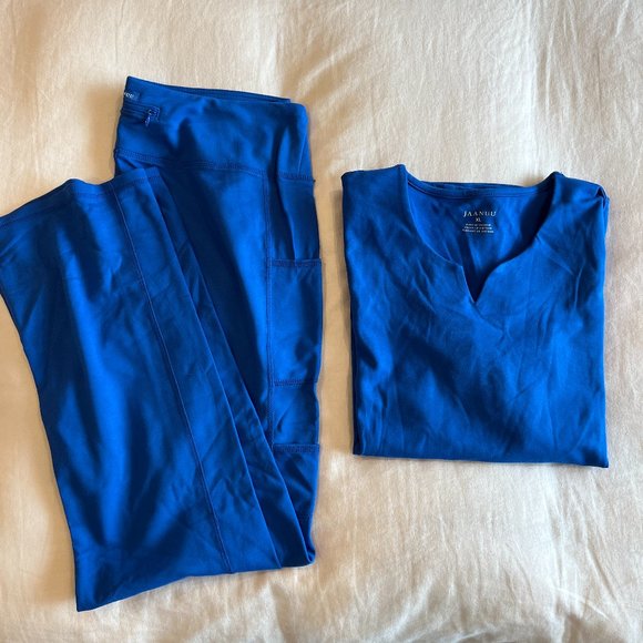 The Women's Softest Scrub Set RYL BLUE - XL - Picture 1 of 9